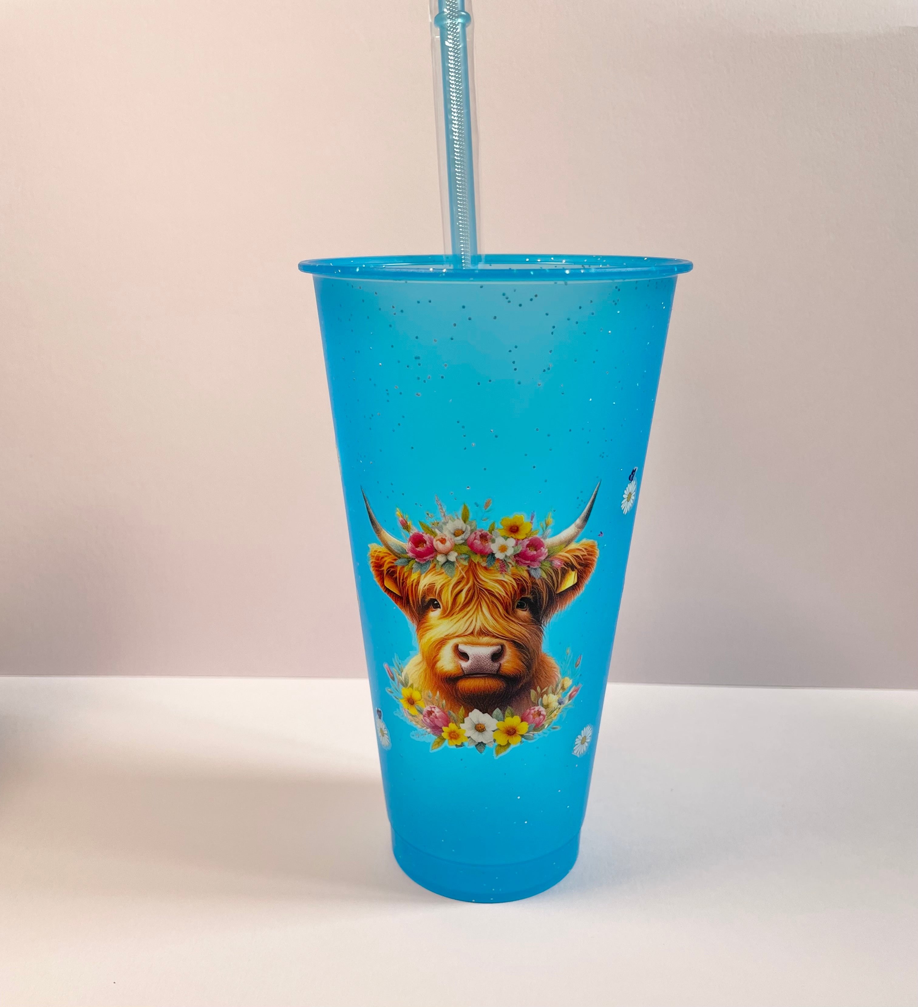 Blue cow and daisy tumbler (700ml with lid and straw)