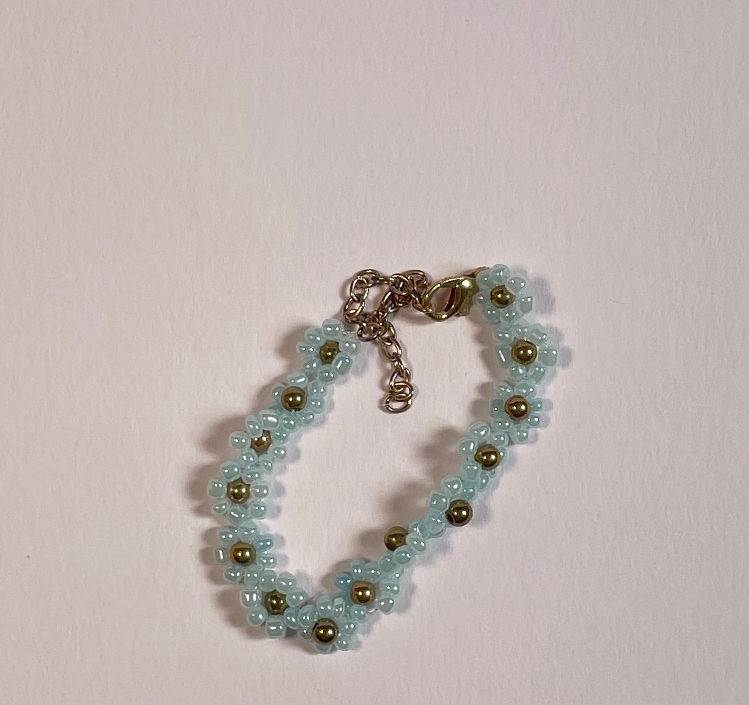 Flower beaded bracelet (adjustable)