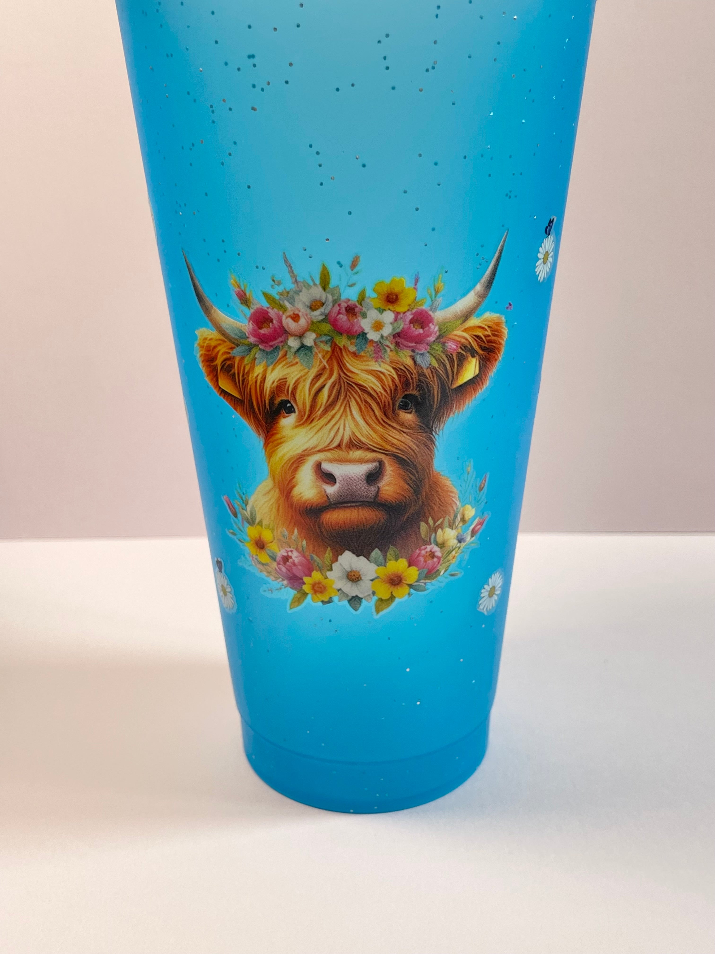 Blue cow and daisy tumbler (700ml with lid and straw)