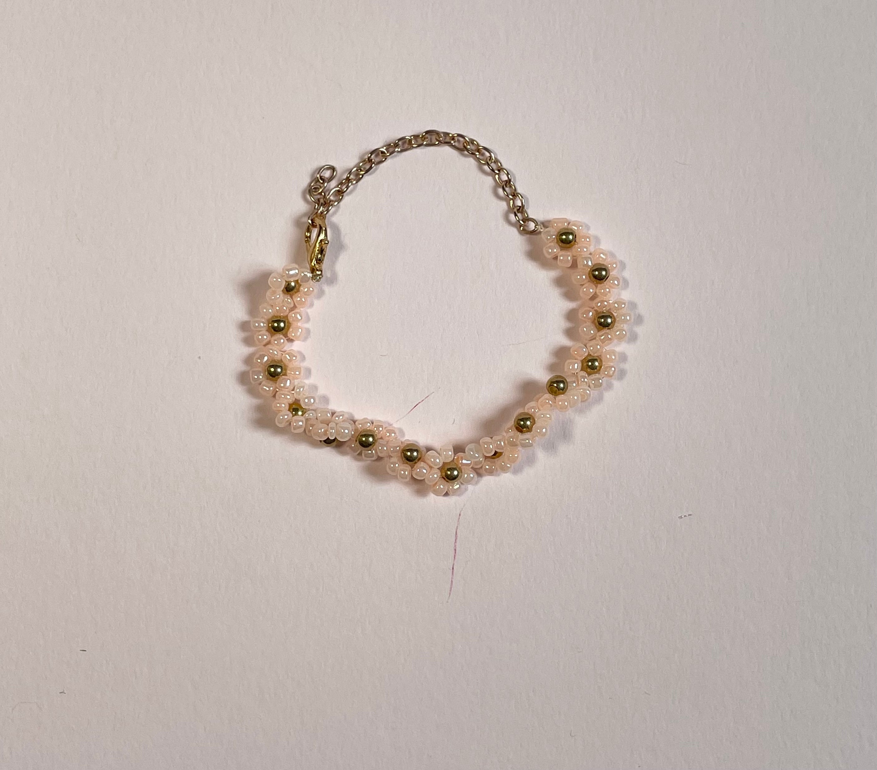 Flower beaded bracelet (adjustable)