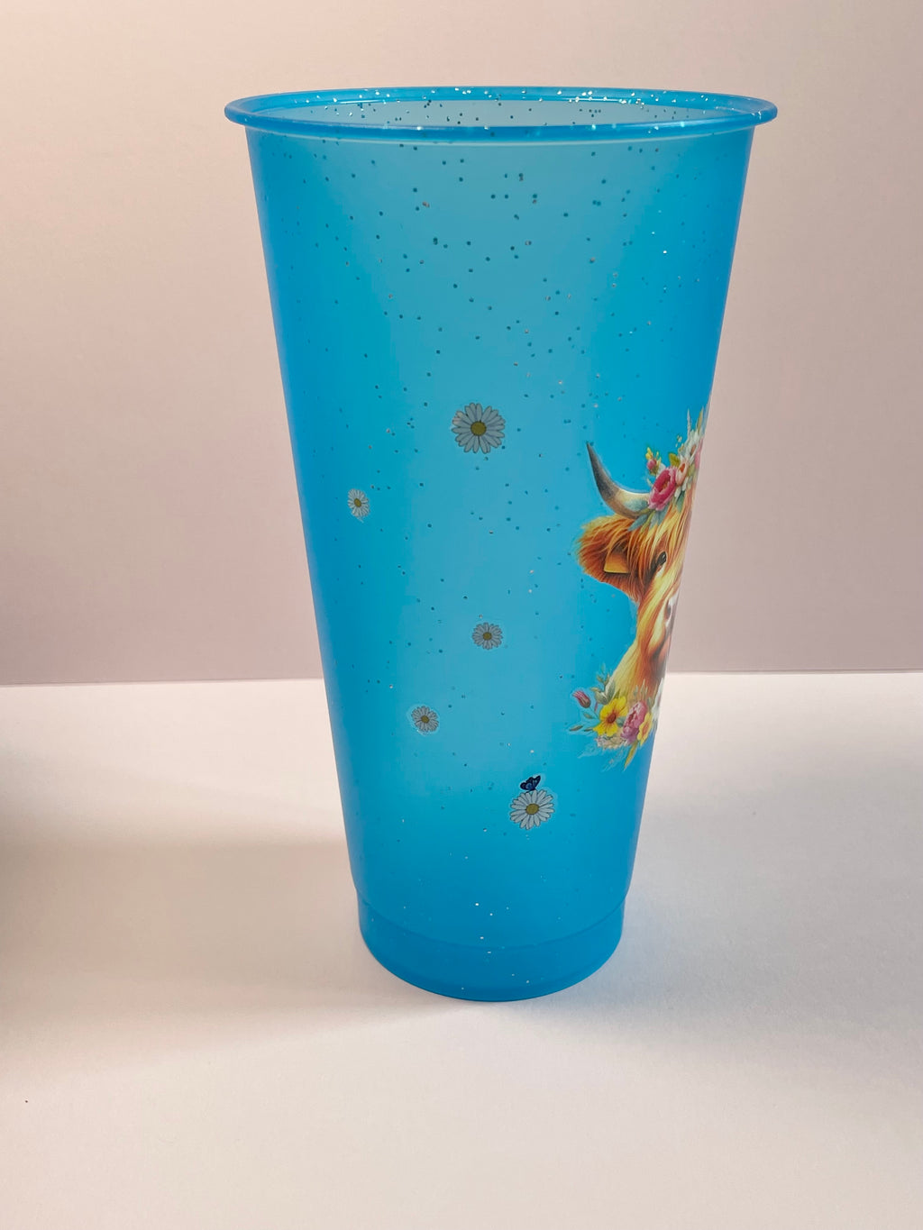 Blue cow and daisy tumbler (700ml with lid and straw)