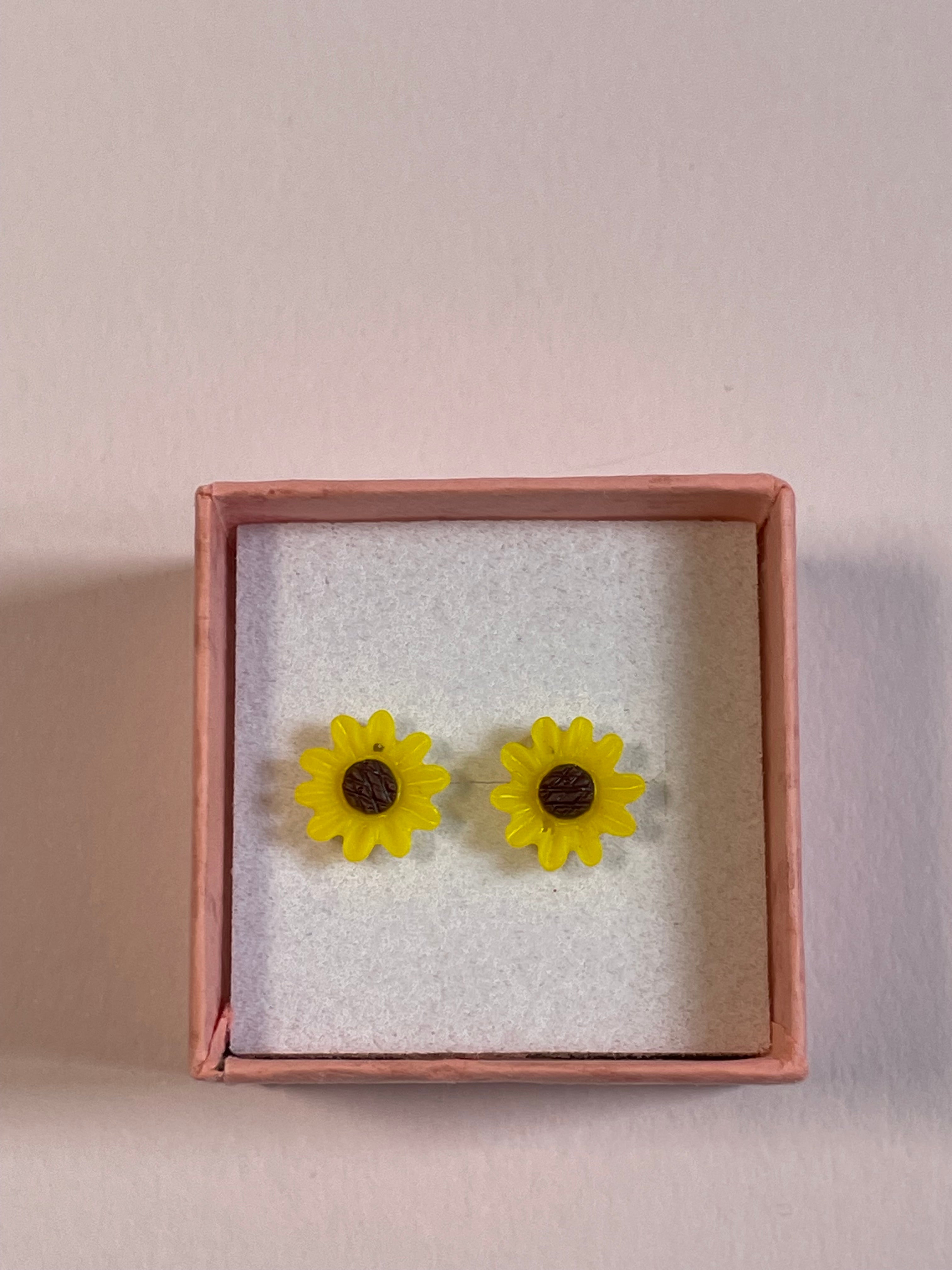 Sunflower stud earrings ( stainless steel)